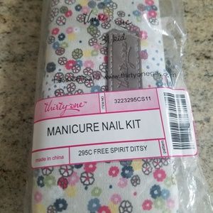 Thirty-One Manicure  Nail kit